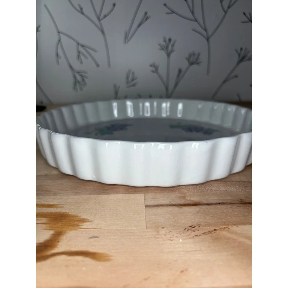Kar Min Ceramic Quiche Tart Pan White Purple Grape Floral Fluted 9.5 Inch